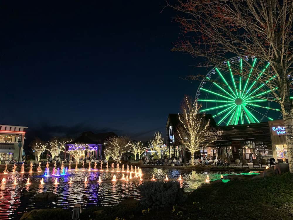 the island in pigeon forge at night